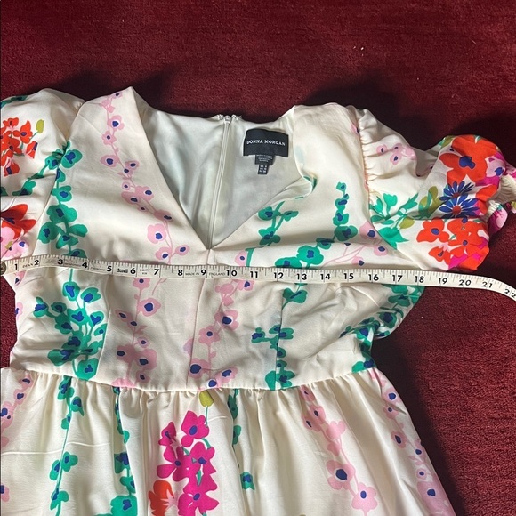 Donna Morgan Floral Puff-Sleeve Midi Dress - Picture 8 of 9